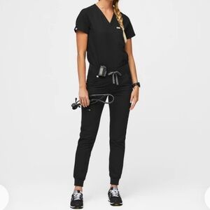 FIGS Scrub Set with Jogger Pants - Medium